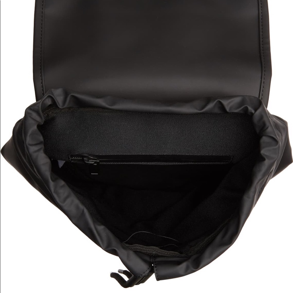 ⭐️SOLD⭐️RAINS Waterproof Drawstring Backpack - Picture 4 of 6